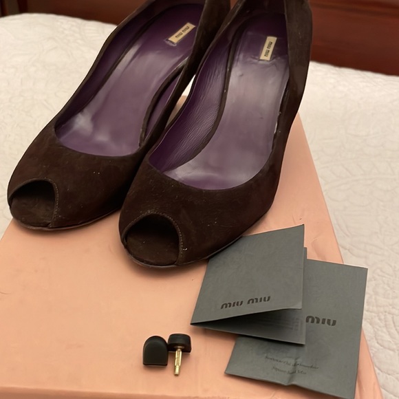Miu Miu Camoscio Suede Peep Toe Wedges, Brown - Picture 6 of 6